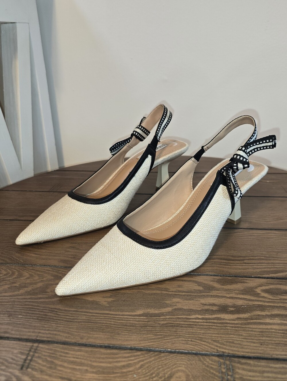 Steve Madden NWOT Bri Cream Pointed Slingback Pumps Women's Size 9M